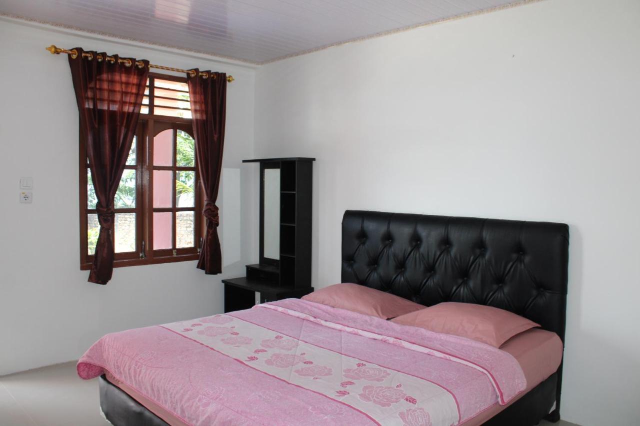 Hotel Barbara Tuk Tuk Buitenkant foto